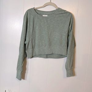 Lou & Grey cropped green heathered sweatshirt